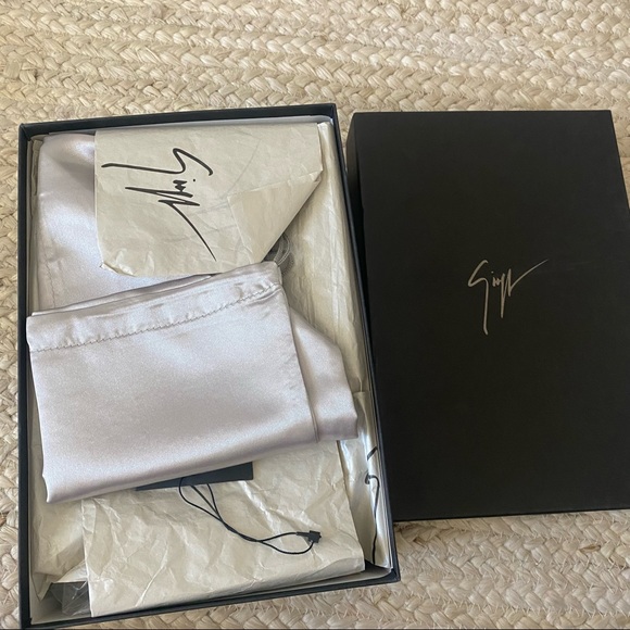 New Giuseppe Zanotti Iridescent Yvette Silk Pumps - Picture 2 of 7